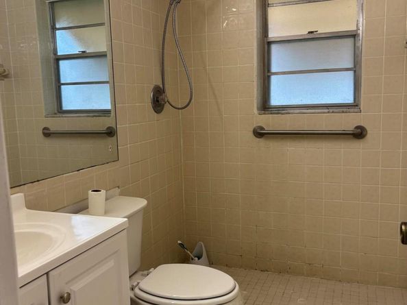 204 Salisbury I 204, West Palm Beach FL 33417