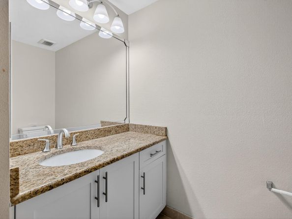 533 NE 3rd Ave 405, Fort Lauderdale FL 33301