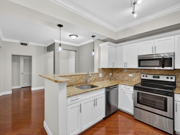 533 NE 3rd Ave 405, Fort Lauderdale FL 33301