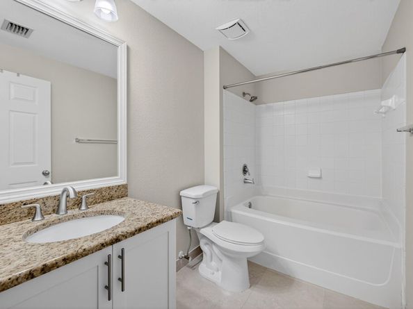 533 NE 3rd Ave 405, Fort Lauderdale FL 33301