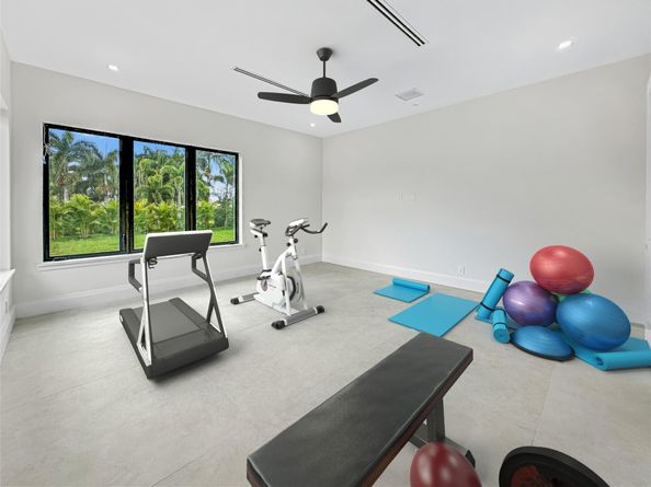 1280 NW 124 Ave, Plantation FL 33323
