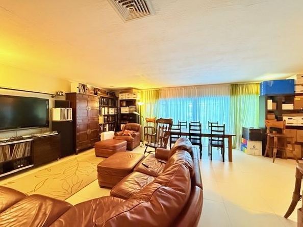 4802 Queen Palm Ln, Tamarac FL 33319