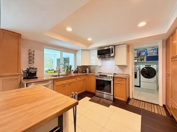 4802 Queen Palm Ln, Tamarac FL 33319