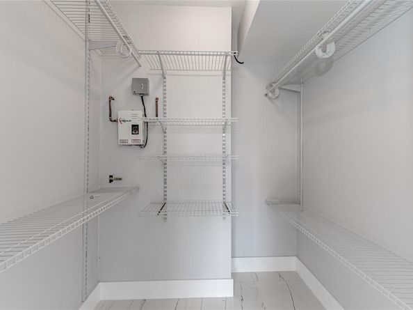 361 S Hollybrook Dr 105, Pembroke Pines FL 33025