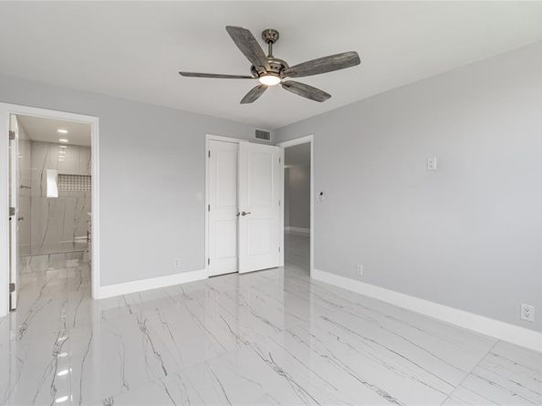 361 S Hollybrook Dr 105, Pembroke Pines FL 33025
