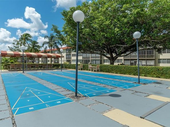 361 S Hollybrook Dr 105, Pembroke Pines FL 33025