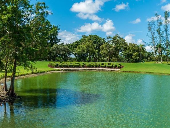 361 S Hollybrook Dr 105, Pembroke Pines FL 33025