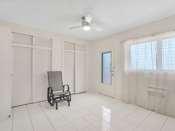 1015 SW 11th Ave 5K, Hallandale Beach FL 33009