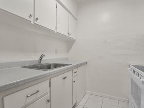 1015 SW 11th Ave 5K, Hallandale Beach FL 33009
