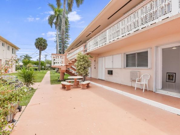 1015 SW 11th Ave 5K, Hallandale Beach FL 33009