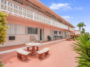 1015 SW 11th Ave 5K, Hallandale Beach FL 33009