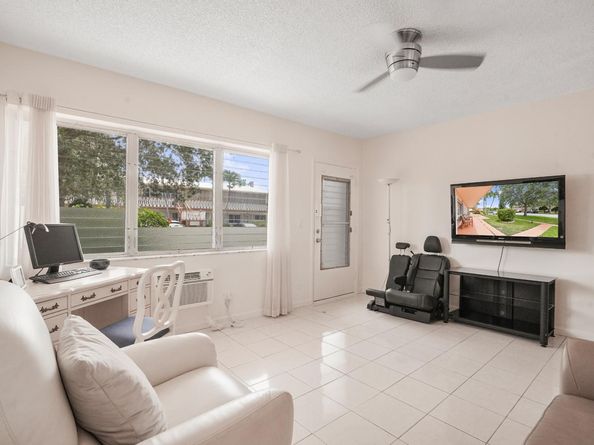 1015 SW 11th Ave 5K, Hallandale Beach FL 33009