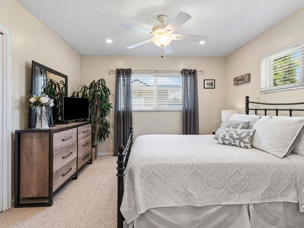 4220 NE 24th Avenue, Lighthouse Point FL 33064