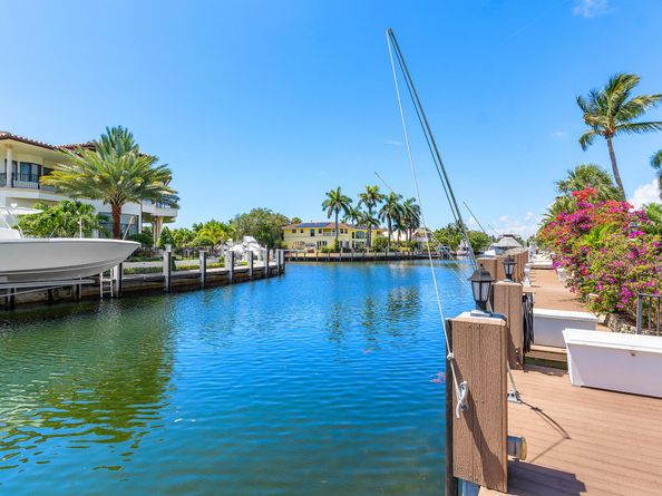 4220 NE 24th Avenue, Lighthouse Point FL 33064