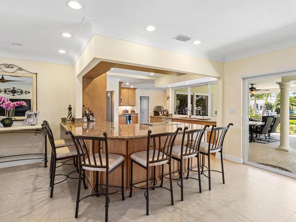 4220 NE 24th Avenue, Lighthouse Point FL 33064