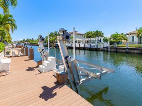 4220 NE 24th Avenue, Lighthouse Point FL 33064
