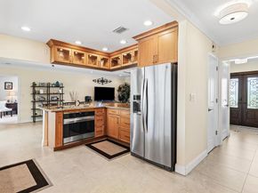 4220 NE 24th Avenue, Lighthouse Point FL 33064