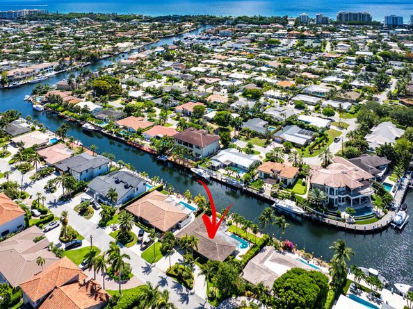 4220 NE 24th Avenue, Lighthouse Point FL 33064