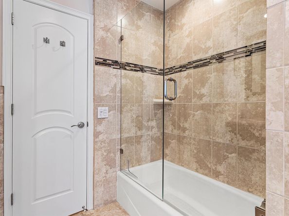 4220 NE 24th Avenue, Lighthouse Point FL 33064