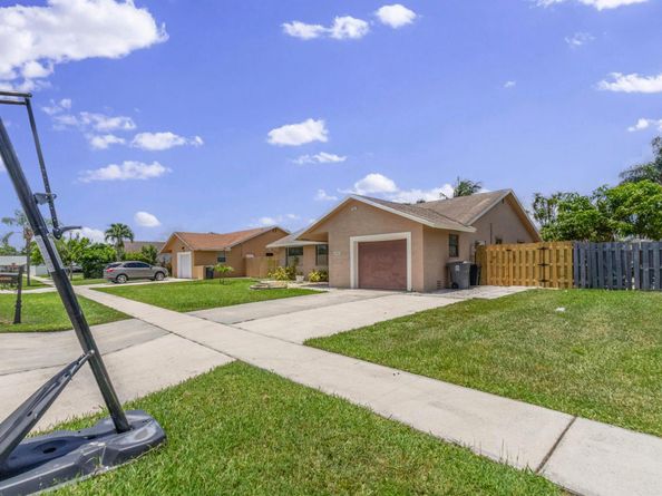 23089 SW 55th Avenue, Boca Raton FL 33433