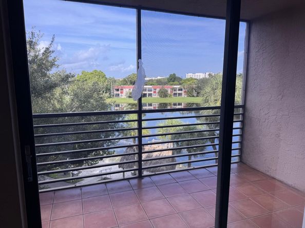 900 Colony Point Cir 407, Pembroke Pines FL 33026