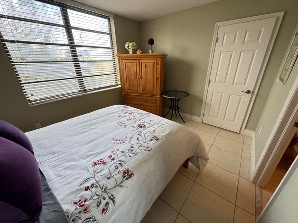 900 Colony Point Cir 407, Pembroke Pines FL 33026