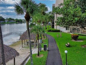 900 Colony Point Cir 407, Pembroke Pines FL 33026