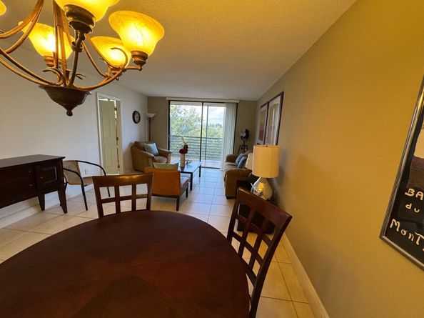 900 Colony Point Cir 407, Pembroke Pines FL 33026