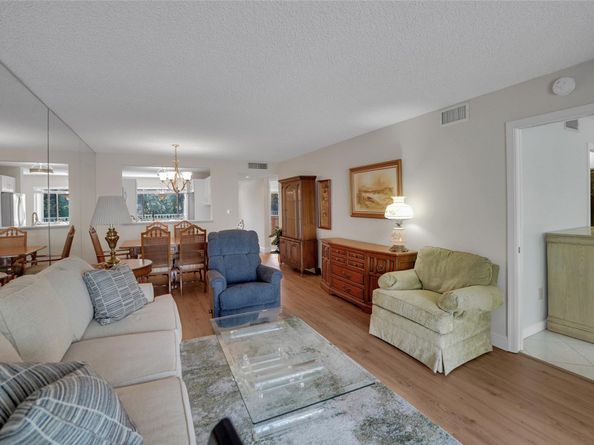 7220 S Devon Dr 302, Fort Lauderdale FL 33321