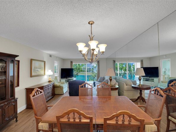 7220 S Devon Dr 302, Fort Lauderdale FL 33321