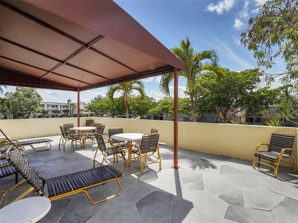 7220 S Devon Dr 302, Fort Lauderdale FL 33321