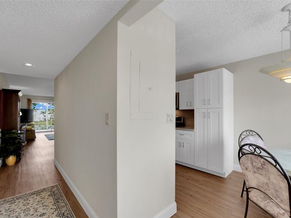 7220 S Devon Dr 302, Fort Lauderdale FL 33321