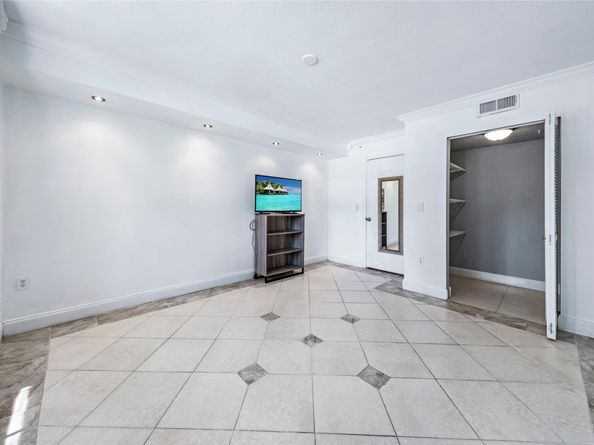 4856 N State Road 7 104, Pompano Beach FL 33073
