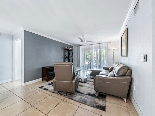 4856 N State Road 7 104, Pompano Beach FL 33073