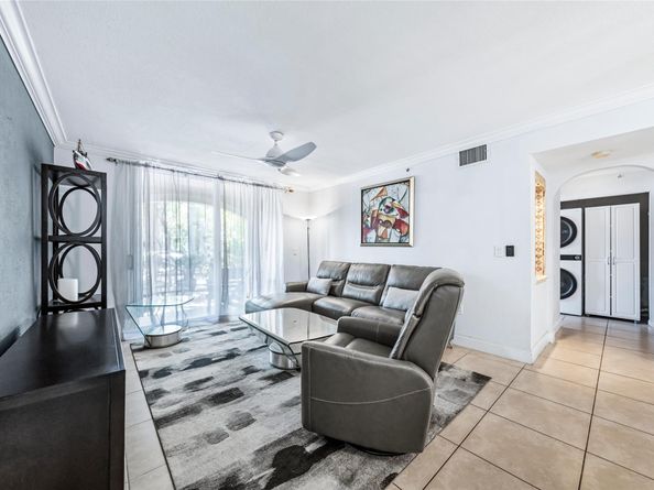 4856 N State Road 7 104, Pompano Beach FL 33073