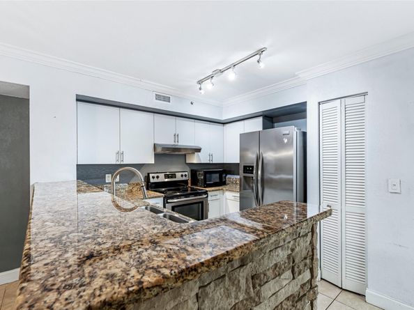 4856 N State Road 7 104, Pompano Beach FL 33073