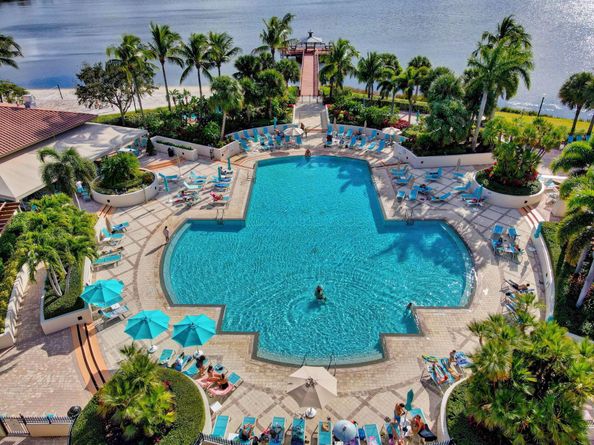 203 Evergrene Parkway, Palm Beach Gardens FL 33410