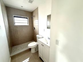 5070 SW 11th St, Plantation FL 33317