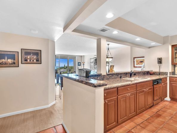 1147 Hillsboro Mile 802, Hillsboro Beach FL 33062