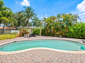 261 SW 18th Ct, Pompano Beach FL 33060