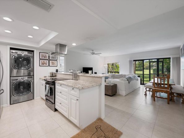 13334 Polo Club Road 228, Wellington FL 33414