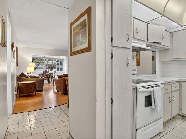 3170 Holiday Springs Blvd 205, Pompano Beach FL 33063