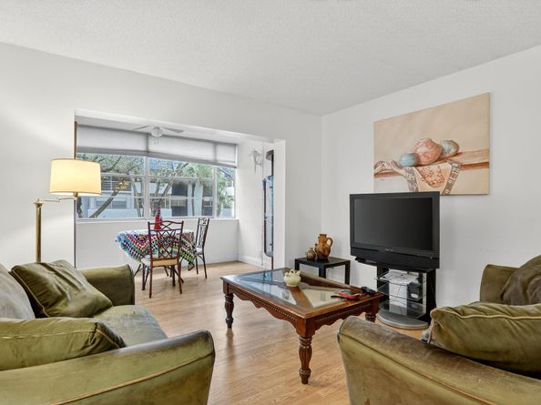 3170 Holiday Springs Blvd 205, Pompano Beach FL 33063