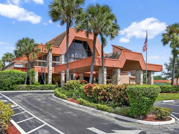 3170 Holiday Springs Blvd 205, Pompano Beach FL 33063