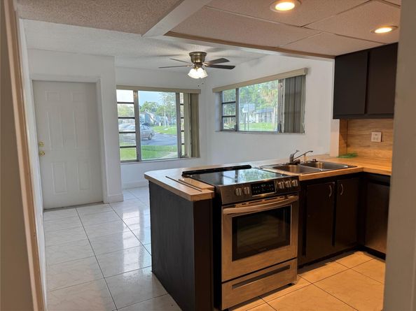8031 Lagos De Campo Blvd L3, Tamarac FL 33321