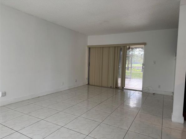 8031 Lagos De Campo Blvd L3, Tamarac FL 33321