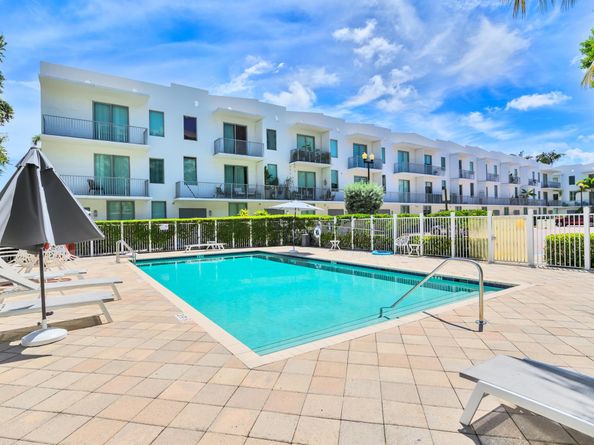 2100 Van Buren Street 203, Hollywood FL 33020