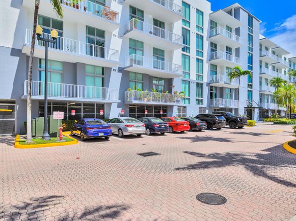 2100 Van Buren Street 203, Hollywood FL 33020