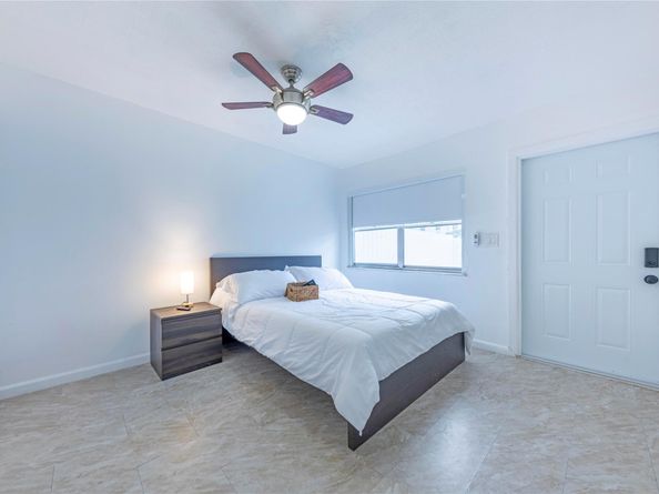 210 -216 NE 40th St, Oakland Park FL 33334