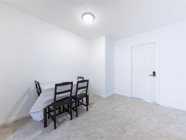 210 -216 NE 40th St, Oakland Park FL 33334